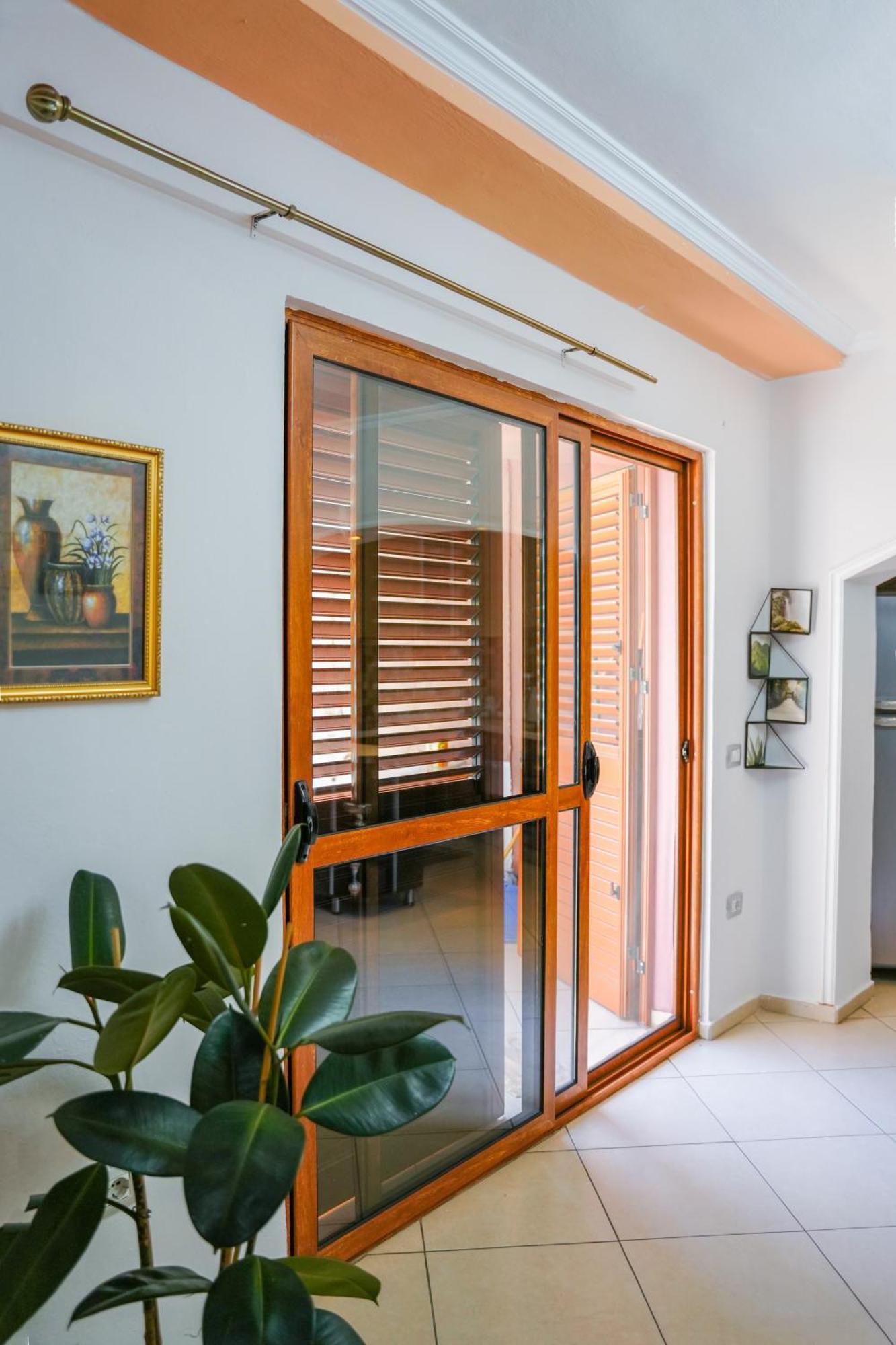 Tirana Centre Lions Gate 1 Apartment Luaran gambar
